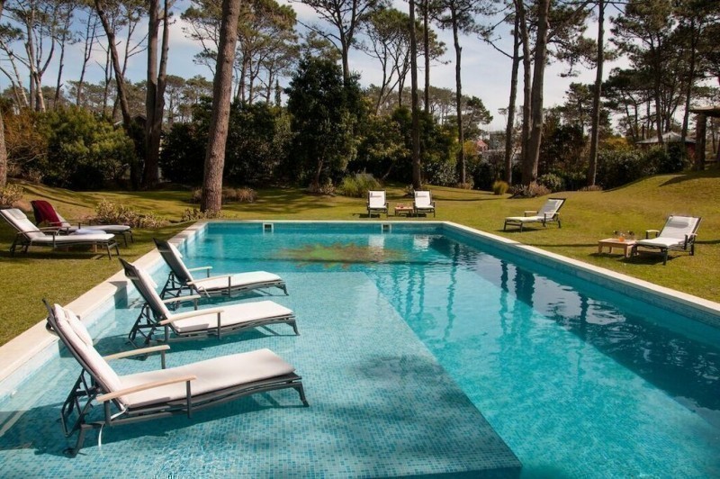 Excelente casa en alquiler en La Barra con piscina climatizada